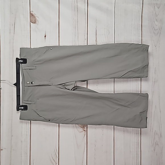 Athleta Pants - Athleta Light Gray Lightweight Cropped Capris - Size 8